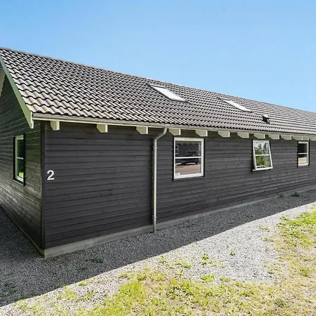 Amazing In Tisvildeleje With Kitchen Holloselund