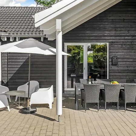 Vakantiehuis Amazing In Tisvildeleje With Kitchen Holloselund