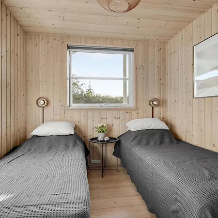 Feriehus Beautiful In With Sauna Tisvildeleje