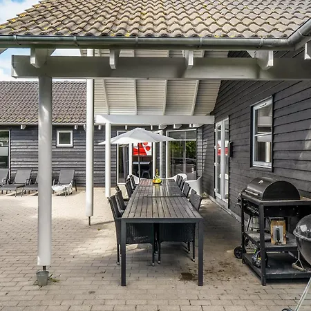Amazing In Tisvildeleje With Kitchen Semesterbostad